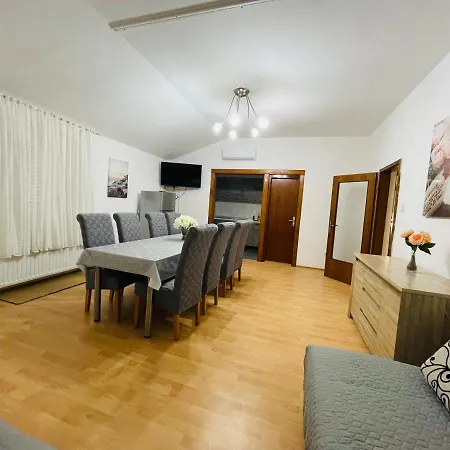 Apartment Dany *